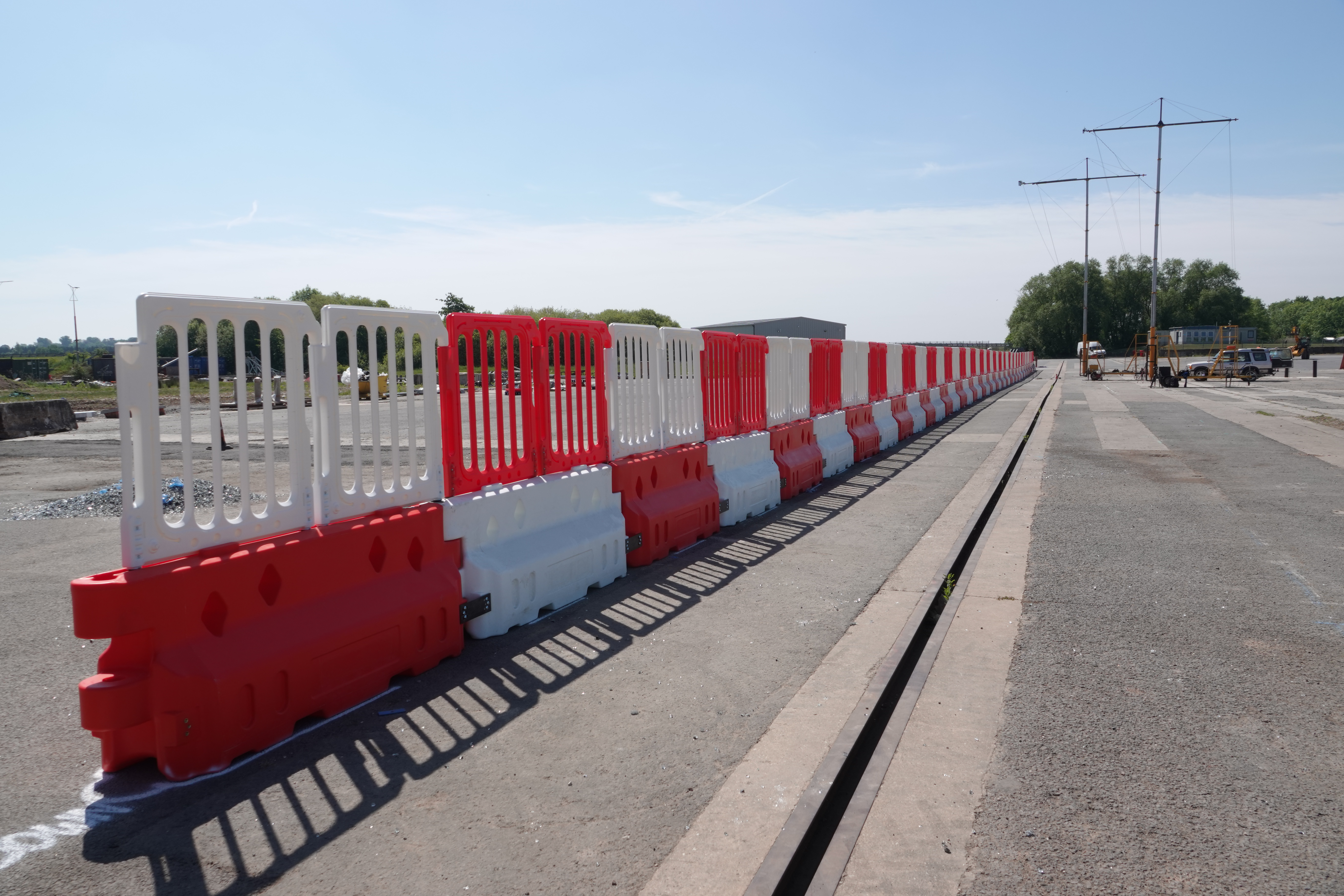 Defender 50 &ndash; Heavy Duty Crash Tested Barrier (up to 50 mph)