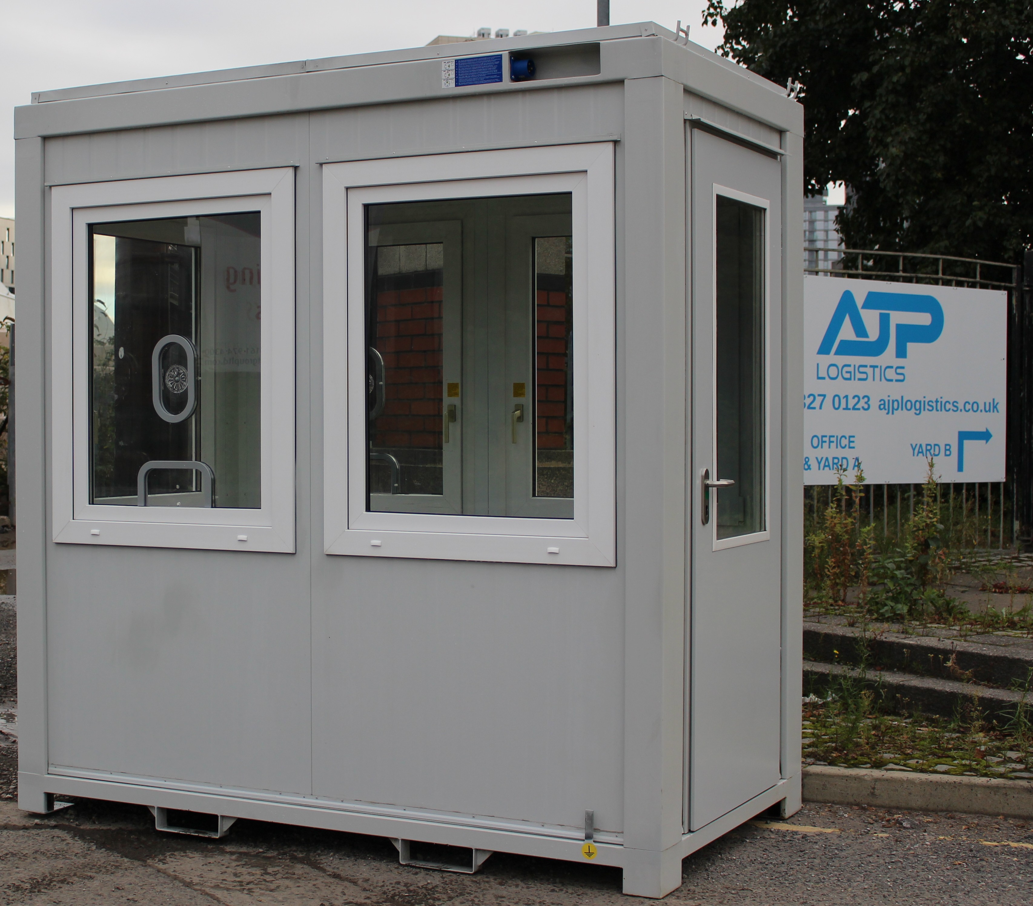 Portable Security Guard Hut / Gatehouse