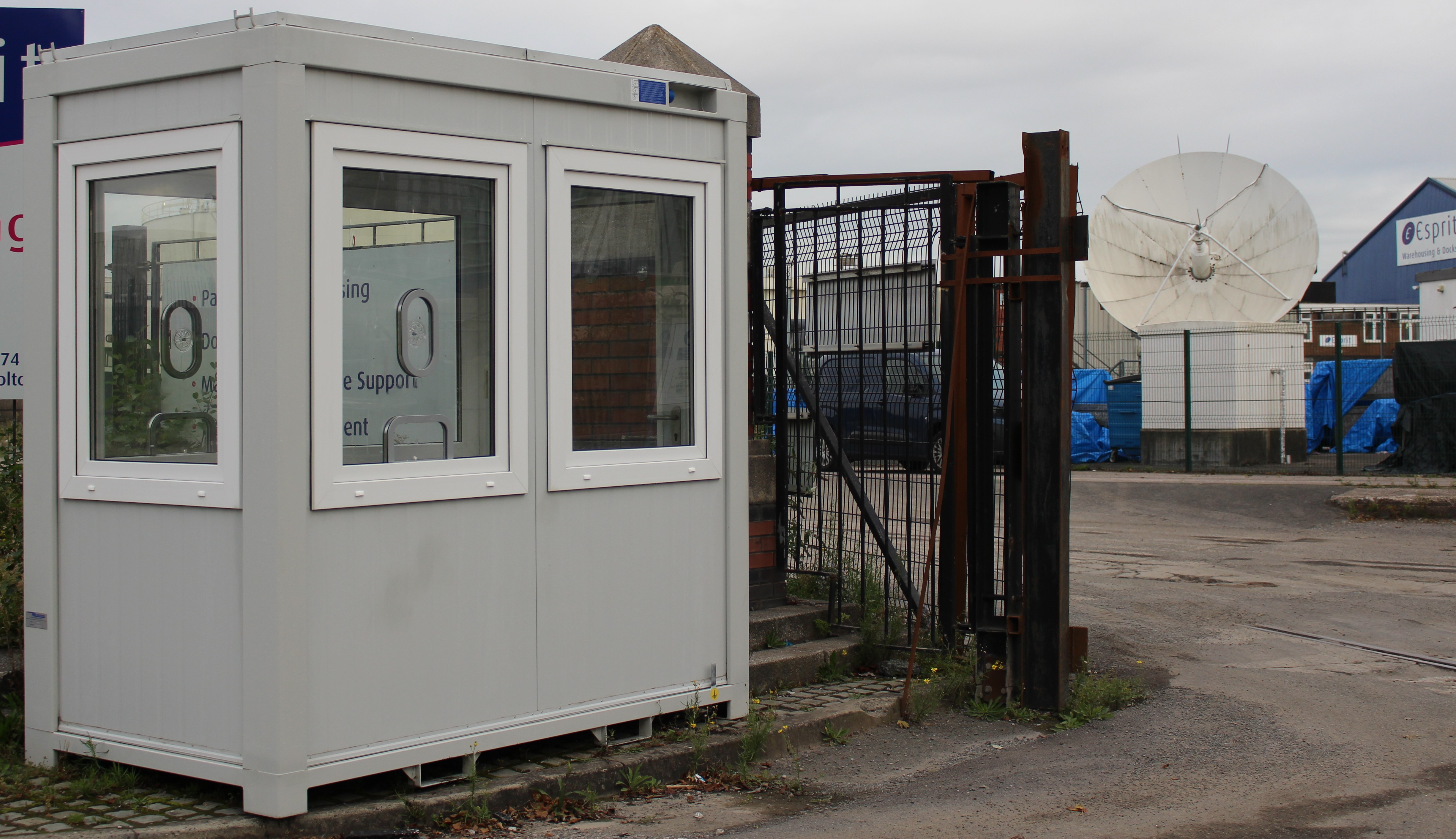 Portable Security Guard Hut / Gatehouse