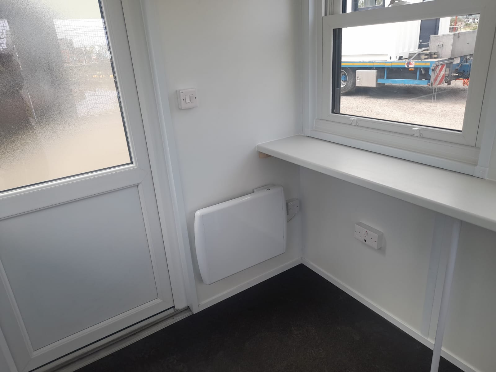 8’ x 8’ Ticket Kiosk / Information Office